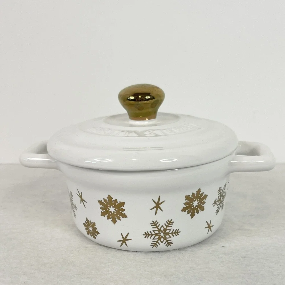 Martha Stewart Mini Holiday Cocottes 7.35 ounces White And Gold Snowflakes